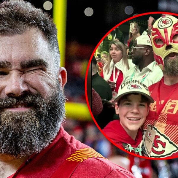 Jason Kelce Working With Teen’s Household To Return Tremendous Bowl Luchador Masks