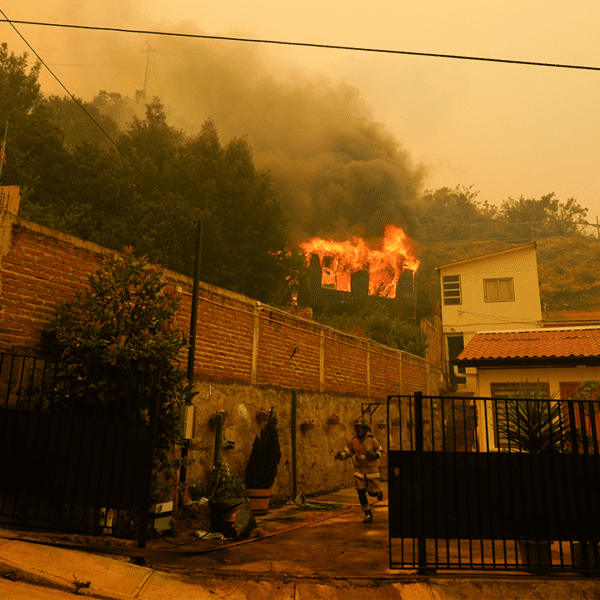 Forest fires in Chile kill a minimum of 51, threatens city areas