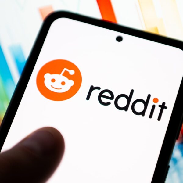FTC inquiry into Reddit’s AI data-licensing practices forward of IPO