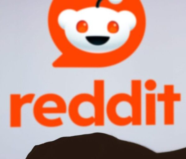 Reddit eyes a $6.5 billion valuation for its deliberate IPO—properly wanting its…
