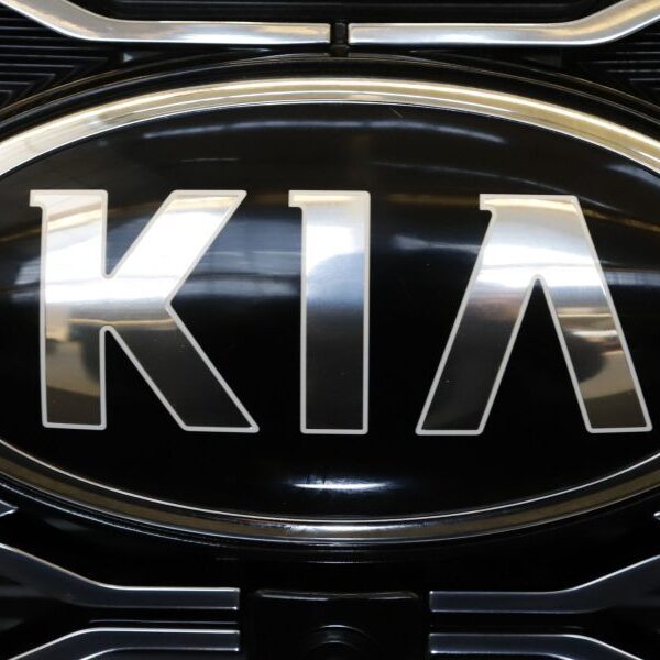 Kia recollects 427,000 Tellurides that may roll away whereas parked