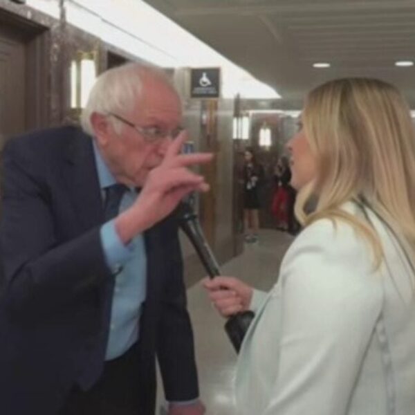 “I Can Yell as Loud as You!” – Comrade Bernie Sanders Snaps…