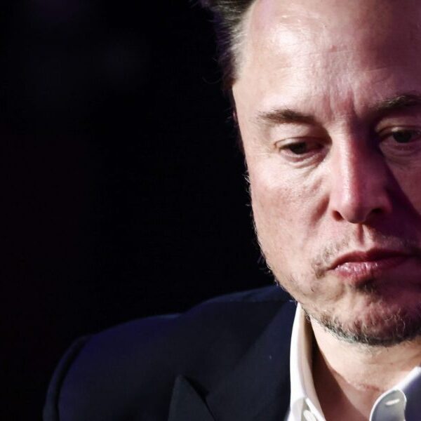 Former Twitter executives sue Elon Musk for stiffing them out of $128…