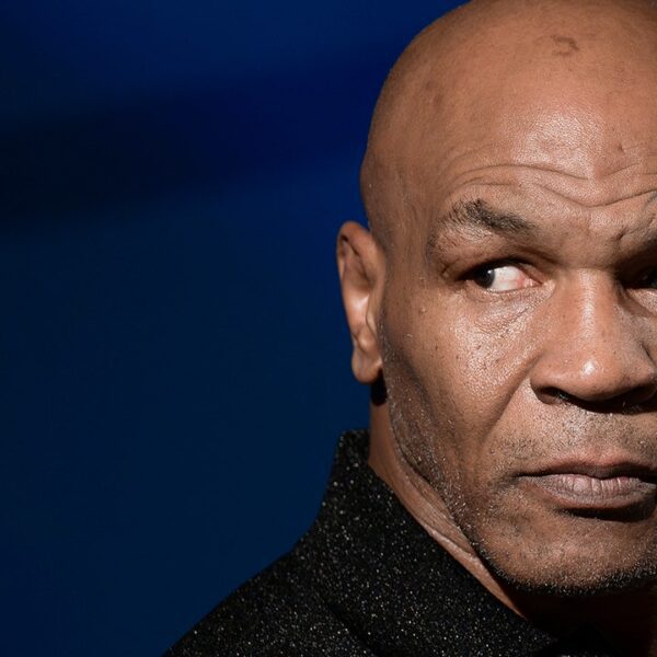 Mike Tyson sends intimidating message to Jake Paul as he ramps up…