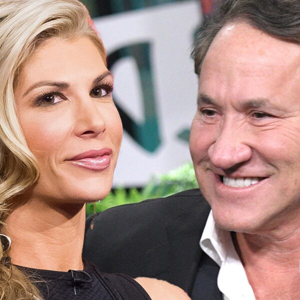 ‘RHOC’ Alexis Bellino’s Ear Contaminated By Piercing, Dr. Terry Dubrow Helps Out