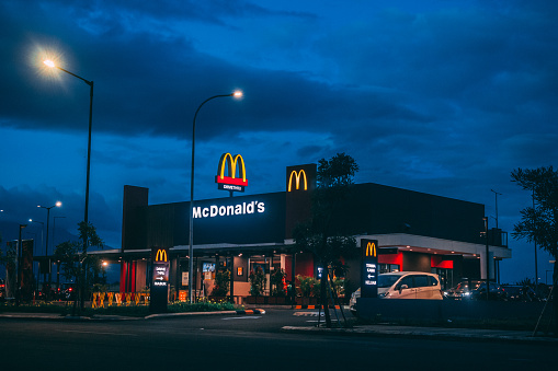 McDonald’s: Headwinds From Center East Battle (NYSE:MCD)