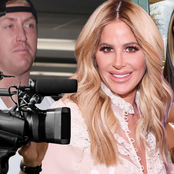 Kim Zolciak Filmed Actuality Present Pilot With Daughters, Kroy Not In It