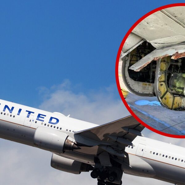 United Airways Boeing Airplane Panel Breaks Off Mid-Flight, Emergency Touchdown