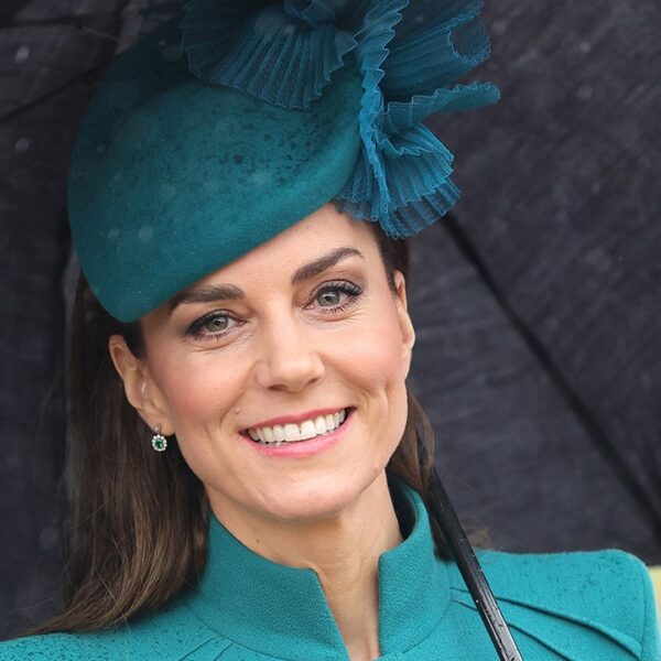 Kate Middleton apologizes for edited household photograph