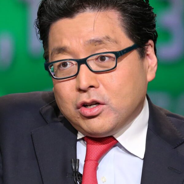 Fundstrat’s Tom Lee says S&P 500 might finish yr at 5,700 or…