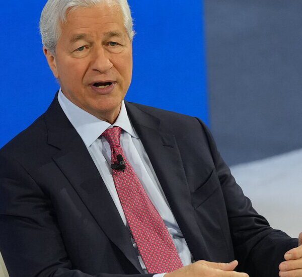 JPMorgan’s Dimon Warns of ‘Unsettling’ Pressures as Financial institution Experiences Earnings