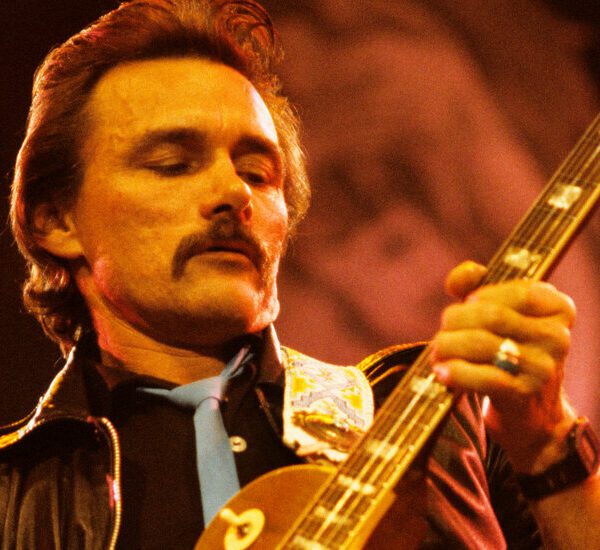 Dickey Betts, Fiery Guitarist With Allman Brothers Band, Dies at 80
