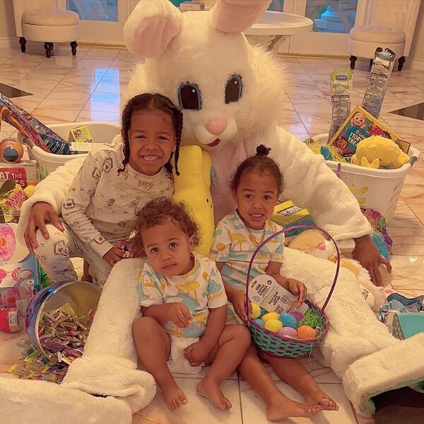 Nick Cannon Hops Round City To Rejoice Easter With All 12 Children