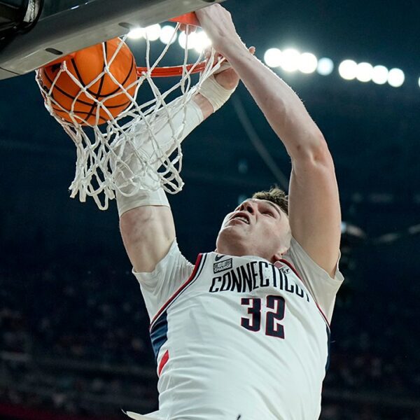 UConn tops Alabama for berth in males’s basketball nationwide championship