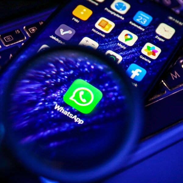 WhatsApp provides international assist for passkeys on iOS