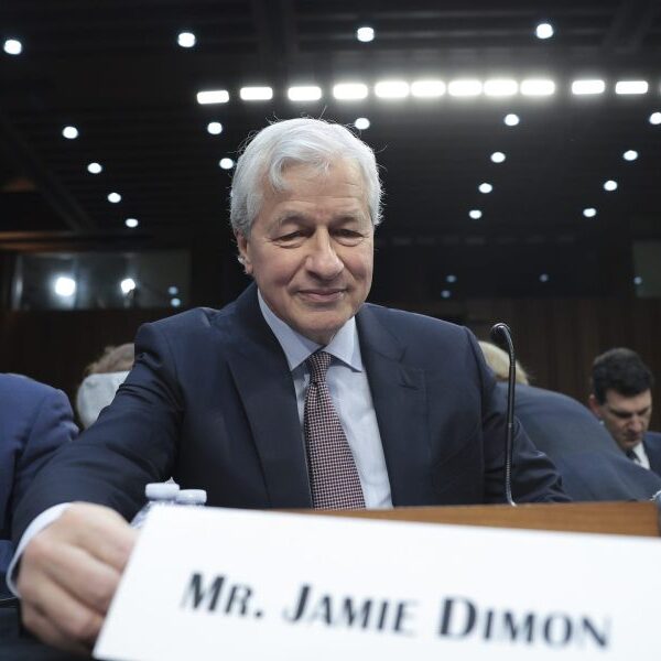 JPMorgan CEO Jamie Dimon compares AI’s potential influence to electrical energy and…