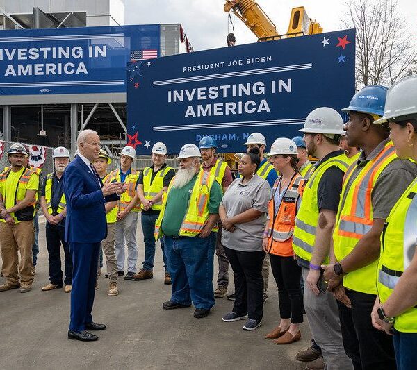 Biden Makes Massive Deal to Manufacture Superior Chips Right here within the…