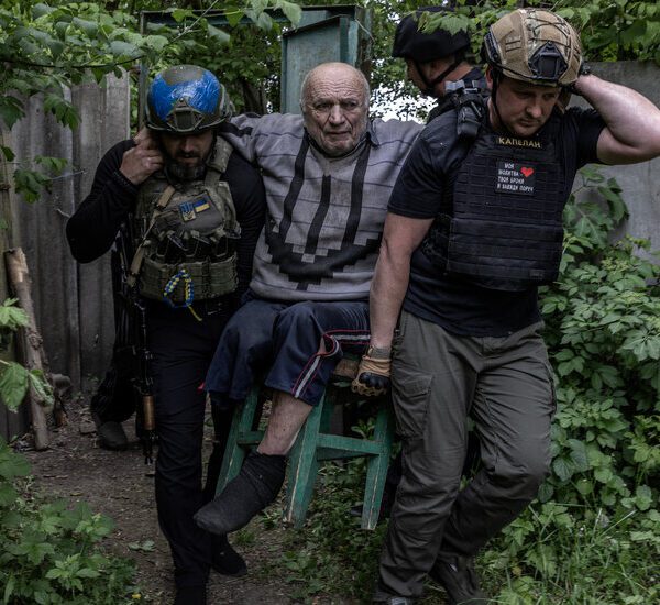 Under Relentless Russian Assault, Ukraine Adopts a Defensive Crouch