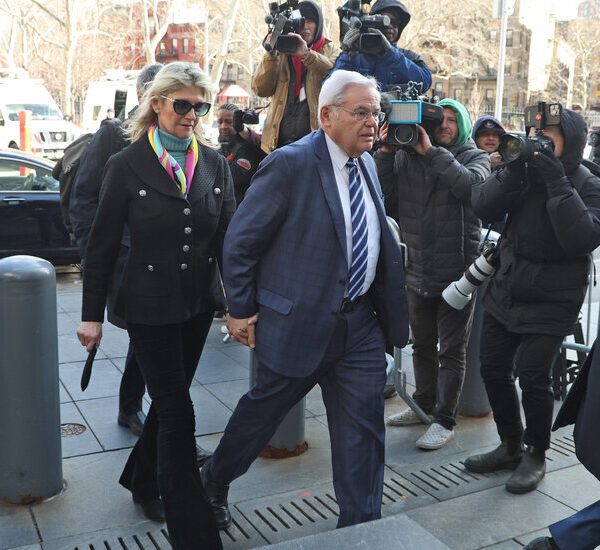 Menendez’s Bribery Trial Puts Scrutiny on His Motives and His Marriage