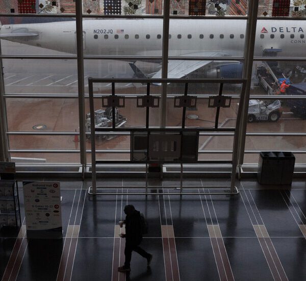 Senate Races to Pass Bill to Reauthorize FAA and Improve Air Travel