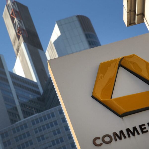 Commerzbank stories better-than-expected 29% rise in Q1 internet revenue