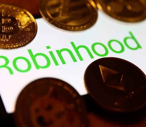 SEC Sends Wells Notice To Robinhood Over US Crypto Business, Shares Plunge…