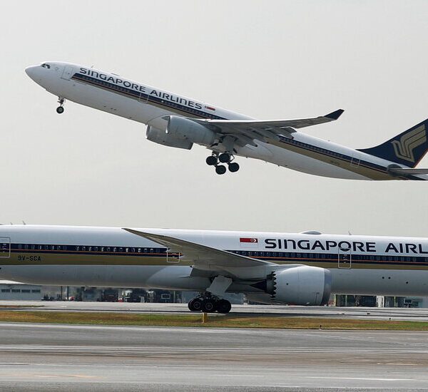 Passenger Dies After Severe Turbulence on Singapore Airlines Flight