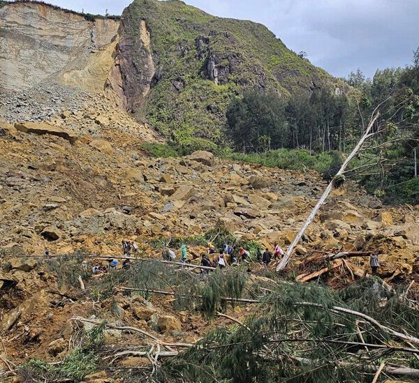 Hundreds Feared Dead in Papua New Guinea Landslide
