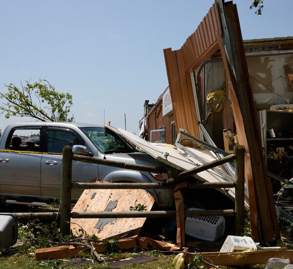 Tornado Devastates Arkansas Town – The New York Times