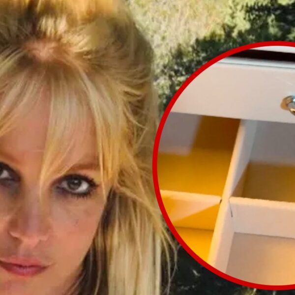 Britney Spears Claims Someone Stole All Her Jewelry