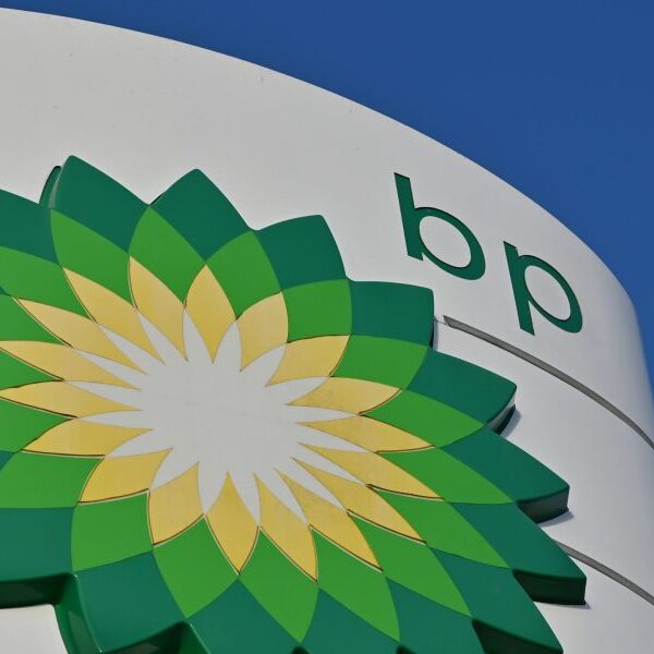 BP earnings drop 45% to $2.7 billion in Q1 however share buybacks…