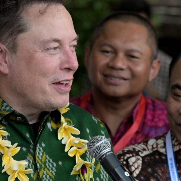 Elon Musk makes first Indonesia journey for Starlink launch following Jokowi appeal…