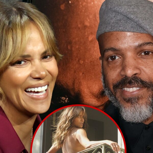 Halle Berry Poses Fully Nude on Balcony for Mother’s Day
