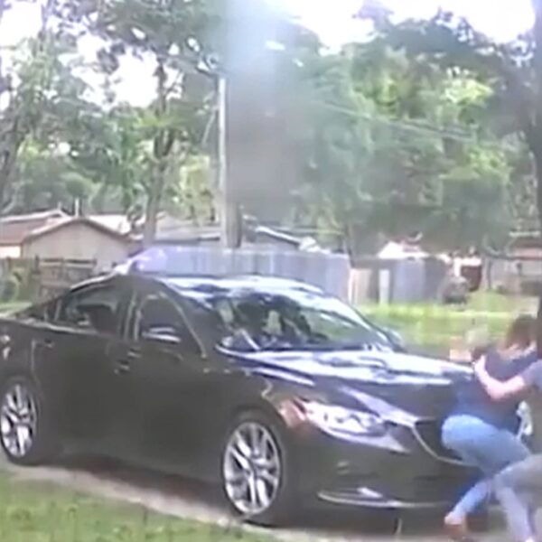 Mississippi Family Held Up By Carjackers Outside Their Home, Video