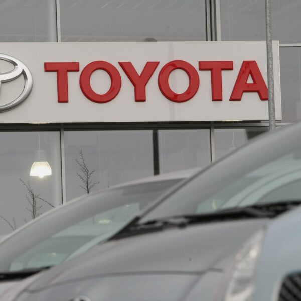 Toyota shareholders vote for chairman’s re-election