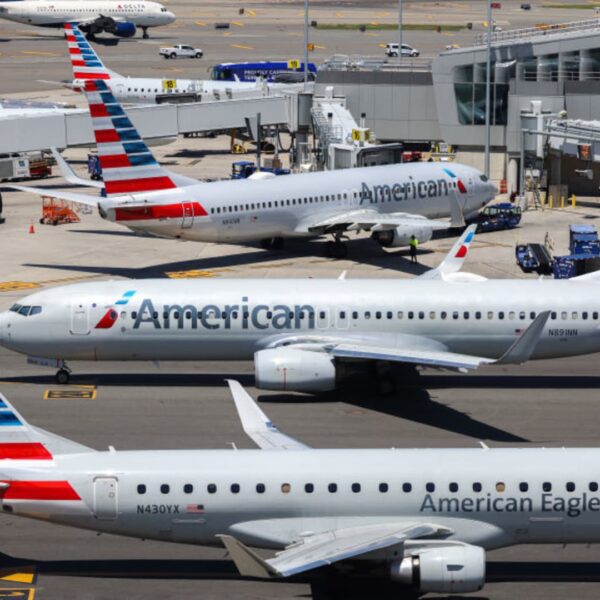 American Airlines faces strike menace as union negotiations stall