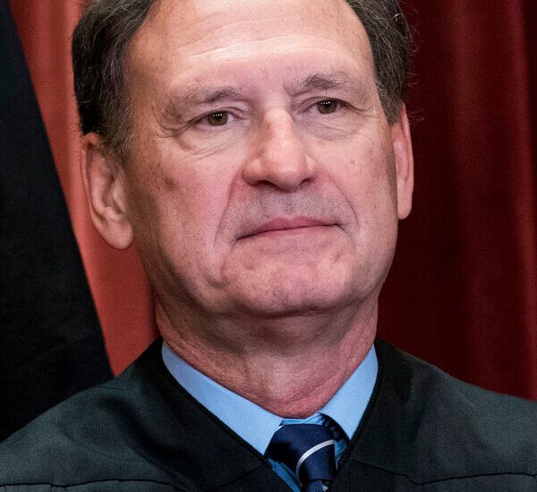 Alito and Roberts, Secretly Recorded at Gala, Share Markedly Different Worldviews