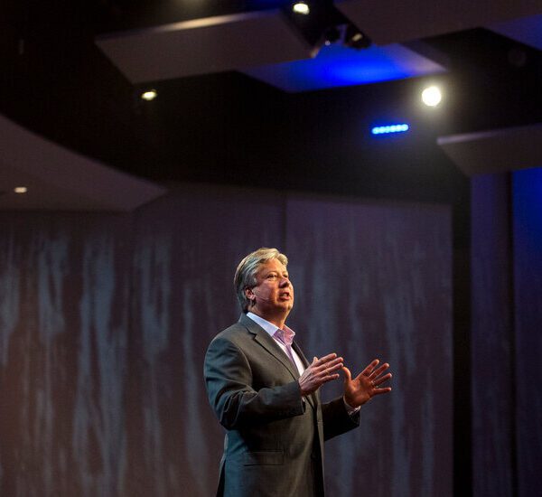 Pastor Robert Morris Leaves Gateway Church After Abuse Allegations