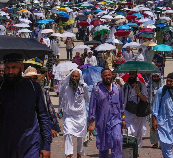 Pilgrim Deaths in Mecca Put Spotlight on Underworld Hajj Industry