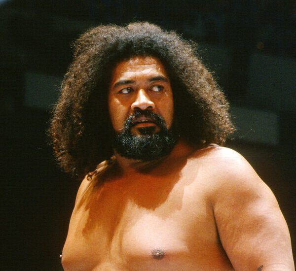 Sika Anoa’i, WWE Hall of Famer and Father of Roman Reigns, Is…