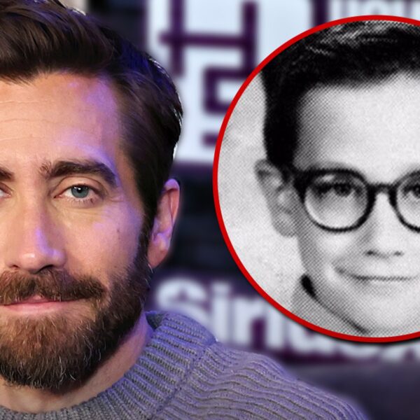 Jake Gyllenhaal Says Being Legally Blind Has Helped Acting Career