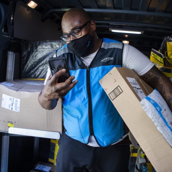 15,000 Amazon drivers accuse the e-commerce big of shorting them on pay…