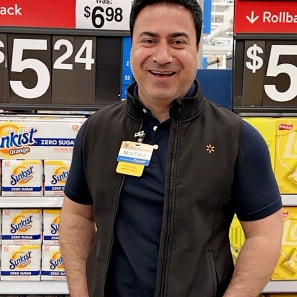 Walmart worker goes from $8 hourly to as much as $524,000 yearly…
