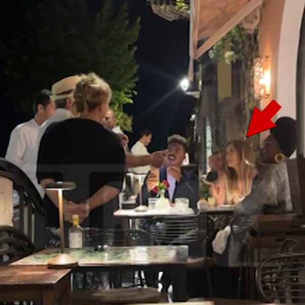 Jennifer Lopez Enjoys Dinner in Italy Without Ben Affleck