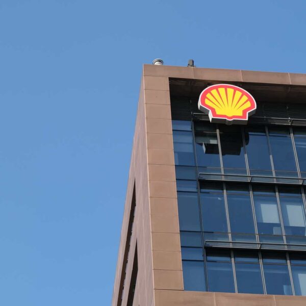Shell Is On The Right Track (NYSE:SHEL)