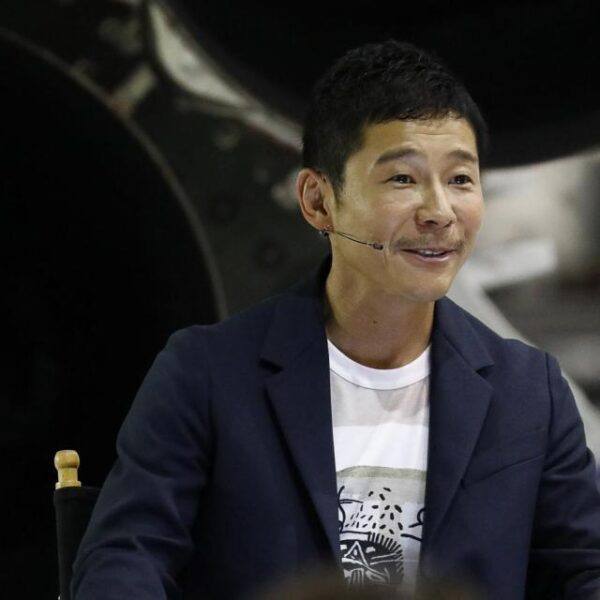 Japanese billionaire pulls plug on personal ‘dearMoon’ lunar Starship mission