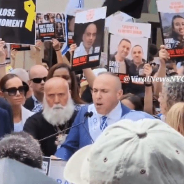 Chuck Schumer Repeatedly Booed While Speaking at Israel Parade in NYC (VIDEO)…