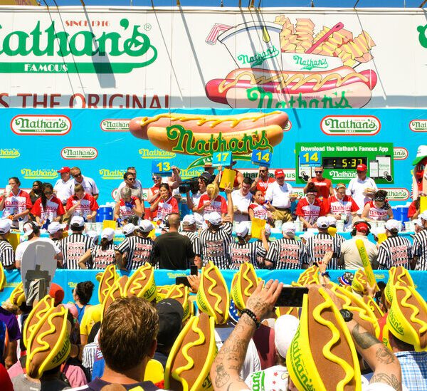 At Hot Dog Eating Contest, a Chance to Crown a New King
