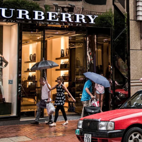 Burberry replaces CEO, suspends dividend; shares dive 10%