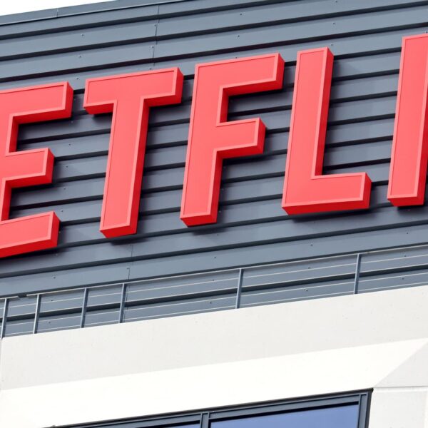 How to commerce Netflix utilizing choices forward of earnings
